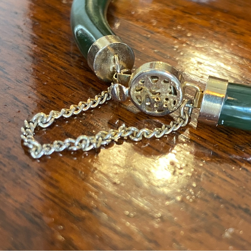Elegant Green and Gold Women's Jewelry Set - Picture 2 of 9